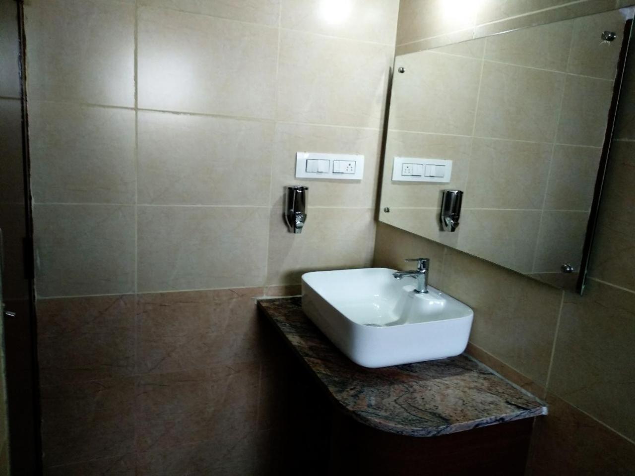 Hotel Coastal King Bangalore Esterno foto